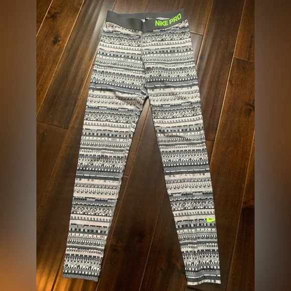 NIKE PRO Dri Fit Leggings Women's Medium Compression Fit Printed - Picture 2 of 5